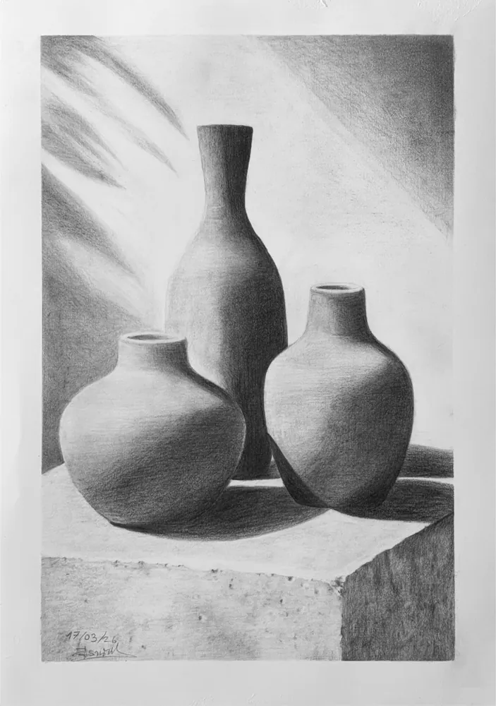 Trois vases en terre cuite, dessin au graphite